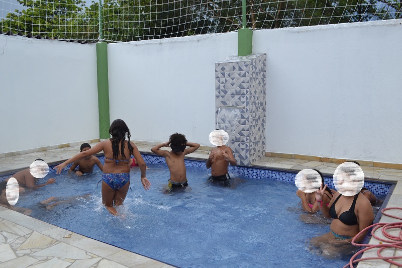 PISCINA PARA AS CRIANÇAS DO BERÇO