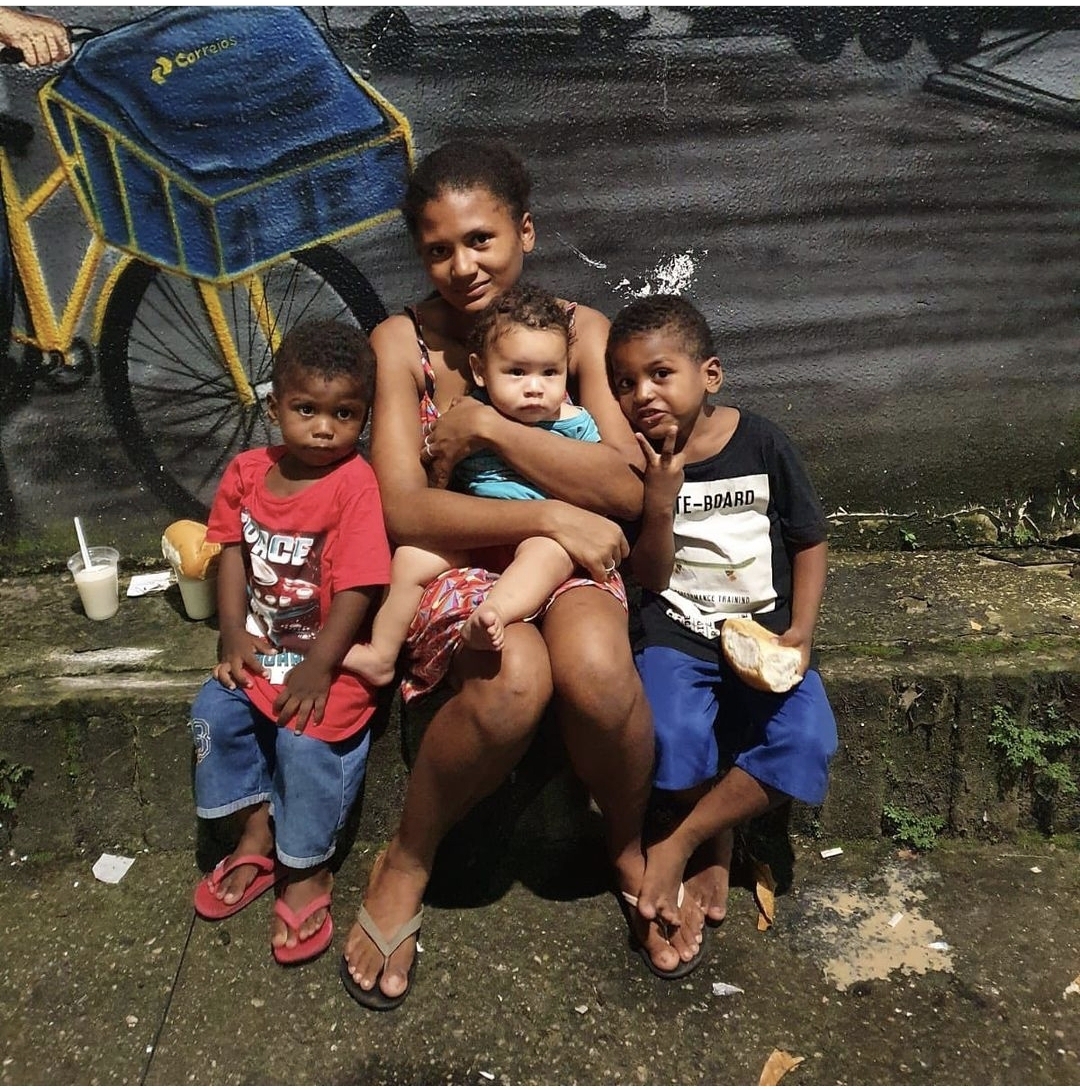 Três famílias retiradas da rua